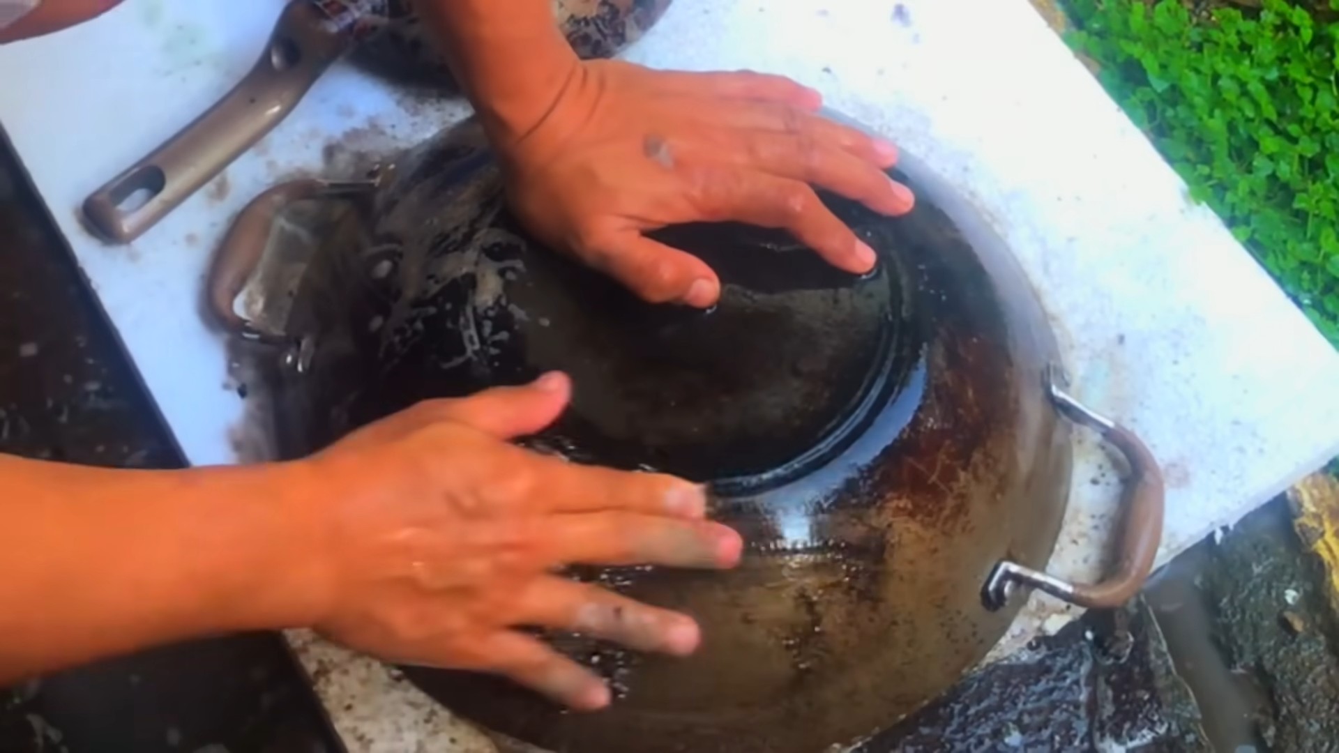 Cleaning blackened pots and pans